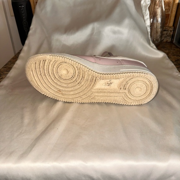 NIKE WOMENS Air Force 1 Low
Next Nature Platinum Violet Coconut 9.5 - Picture 8 of 11